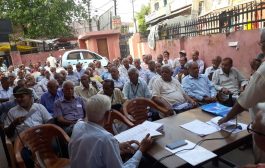 वरिष्ठ चिकित्सक ने ढलती उम्र की बीमारियों के निदान एवं सावधानियां पर व्याख्यान दिया